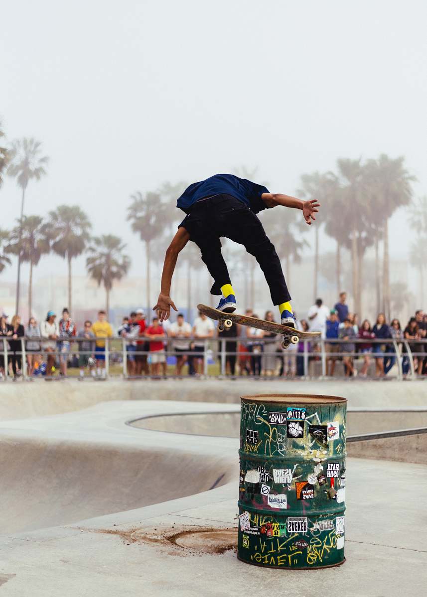 los angeles person playing skateboard park